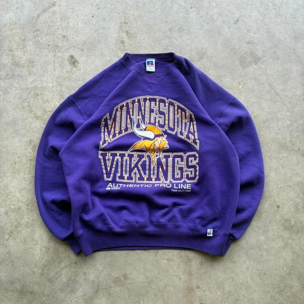 Vintage, boxy,‎ Russell athletic, made in USA, Minnesota Vikings Crewneck